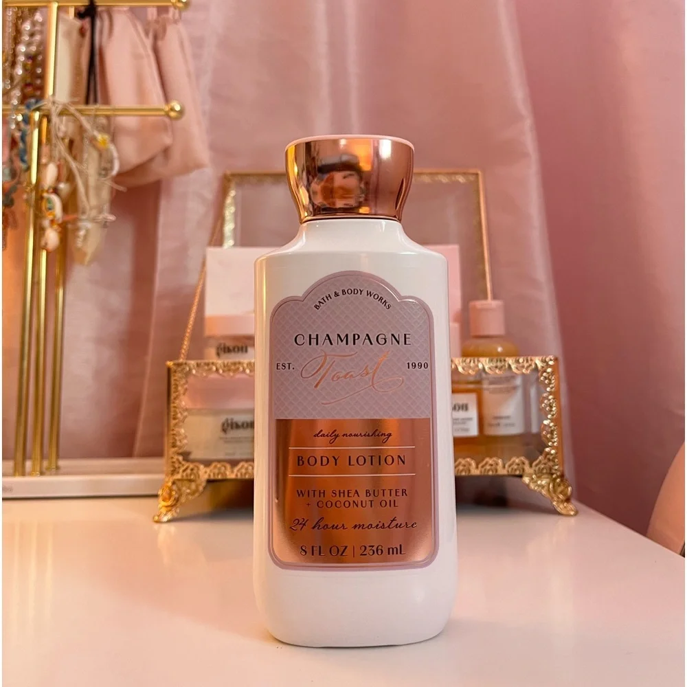 Champagne Toast Daily Nourishing Body Lotion - Picture 3 of 3